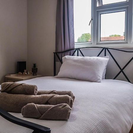 לונדון Cozy Double Room - Only Room מראה חיצוני תמונה
