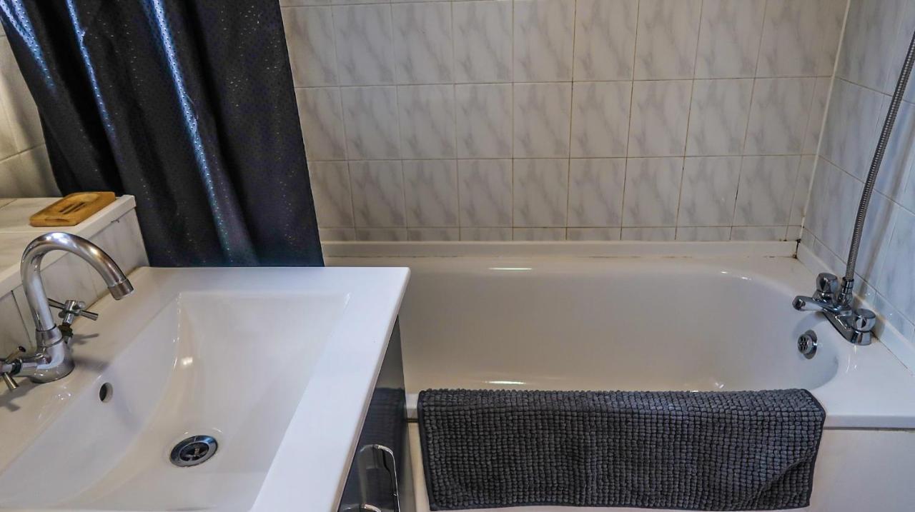 לונדון Cozy Double Room - Only Room מראה חיצוני תמונה